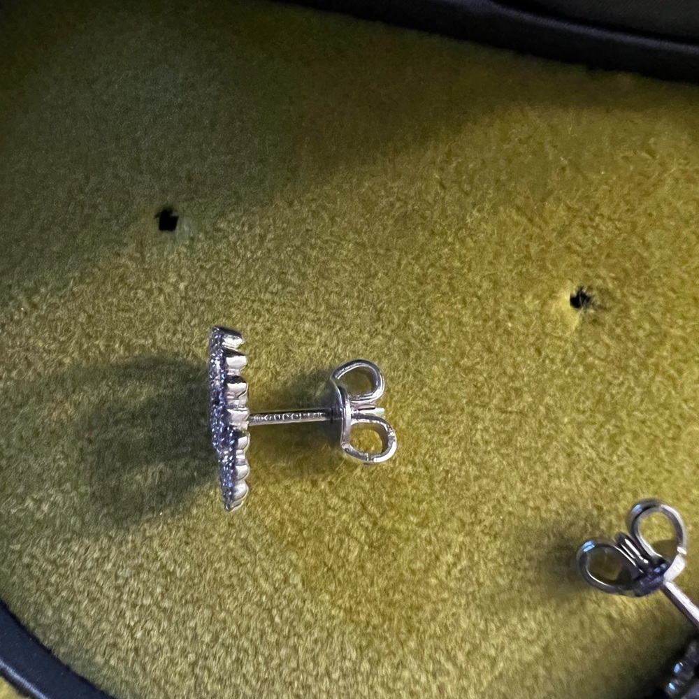 Gucci GG Running Diamond Stud Earrings - Picture 10 of 11